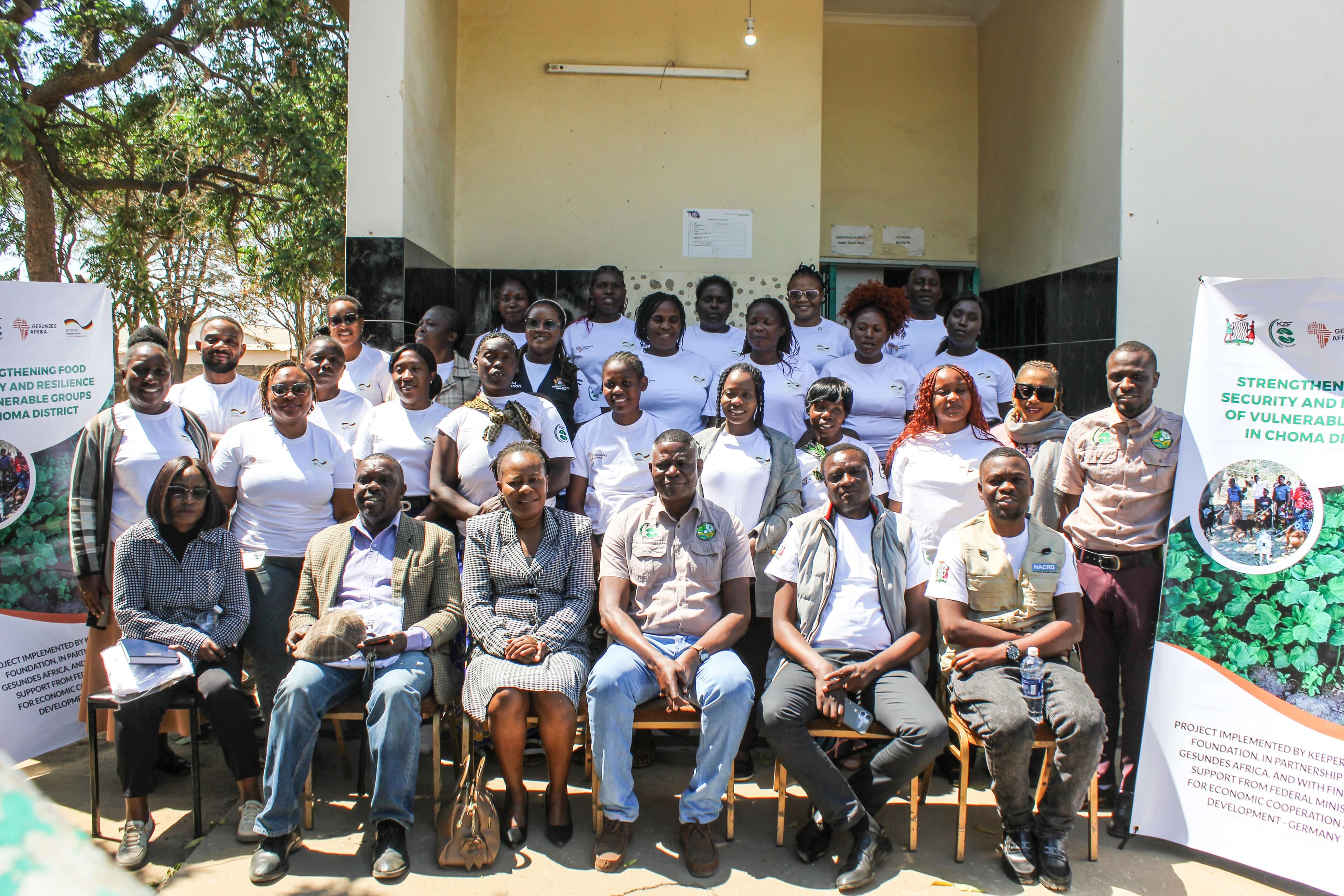 Group photo at the project launch.